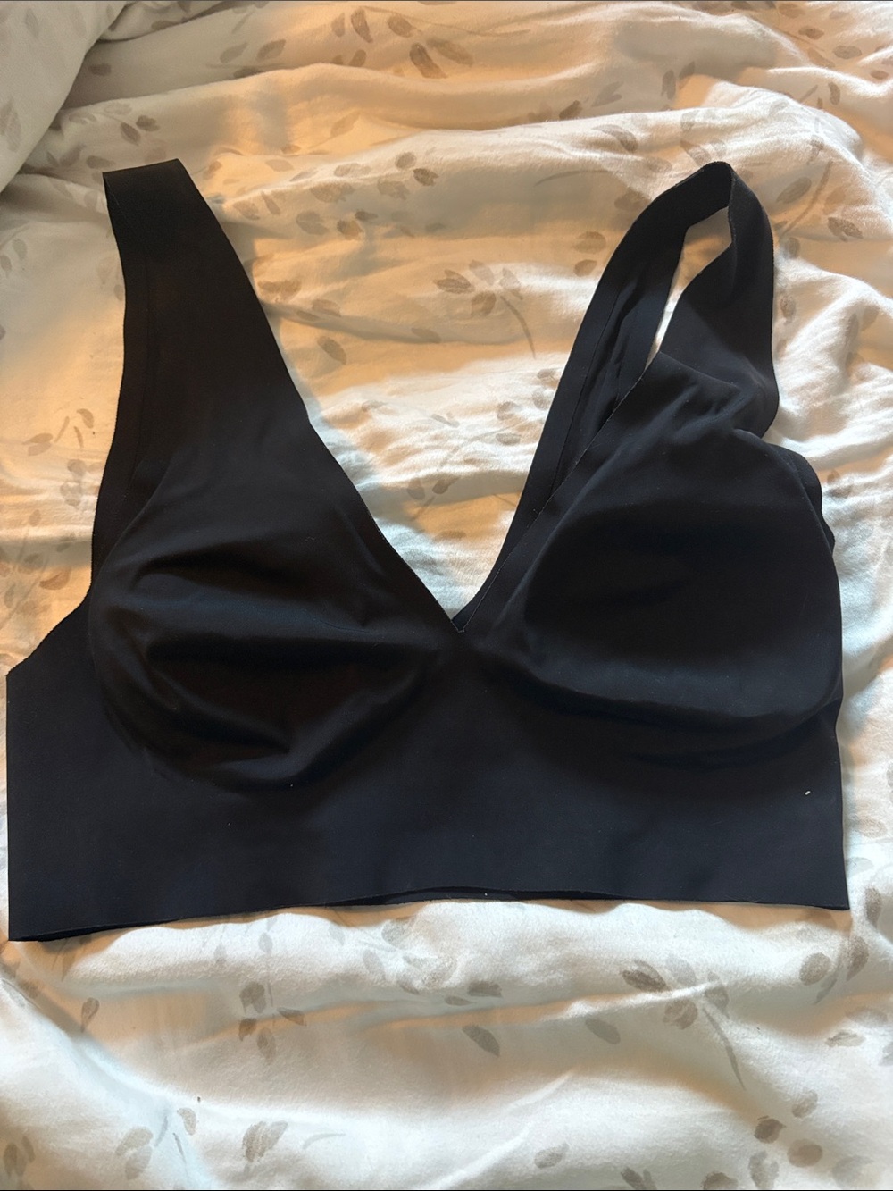 Whoop 4.0 Black Wireless V-Neck Bralette